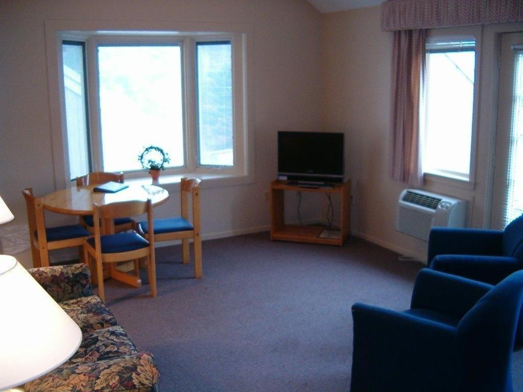 Attitash Motel & Suites Bartlett Room photo